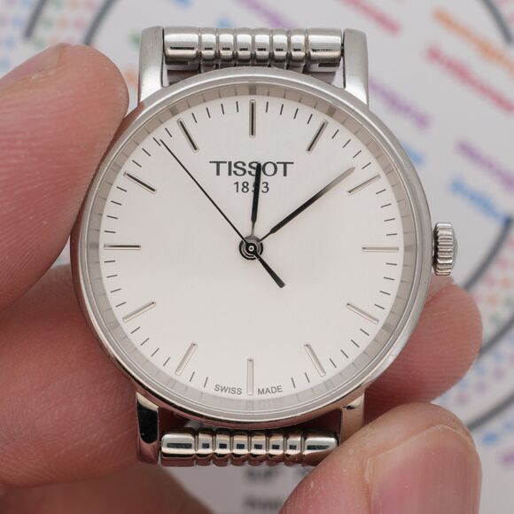 Tissot T109210A Everytime Small 30mm Ladies Watch Sapphire Crystal - New Battery - Picture 3 of 13